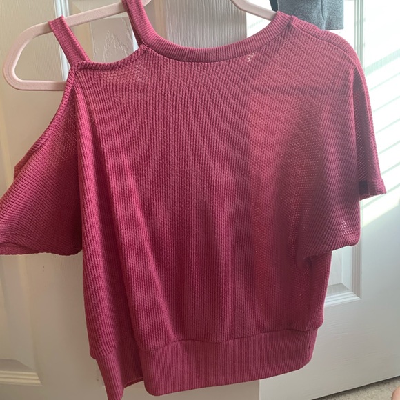 A pink off the shoulder top! - Picture 2 of 3